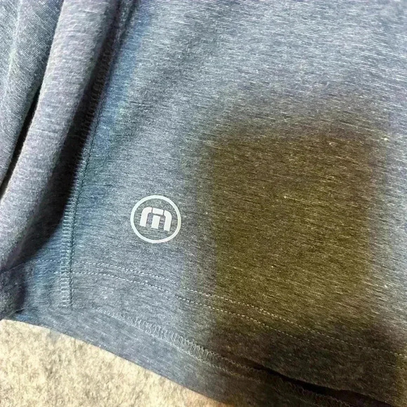 Travis Mathew Lightweight Quarter-Zip Pullover - Medium - Picture 2 of 5